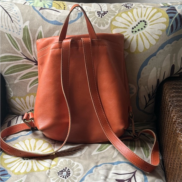 Portland Leather Classic Tote Backpack in Satsuma - Picture 2 of 6